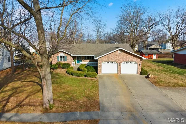 $335,000 | 265 North 1st Street, Breese, IL 62230