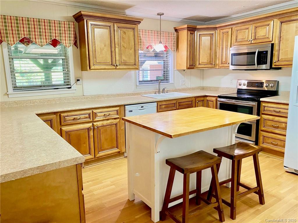 1245 Ashworth Road Marion, NC 28752 - Photo 3 of 24 Gallery Image 3
