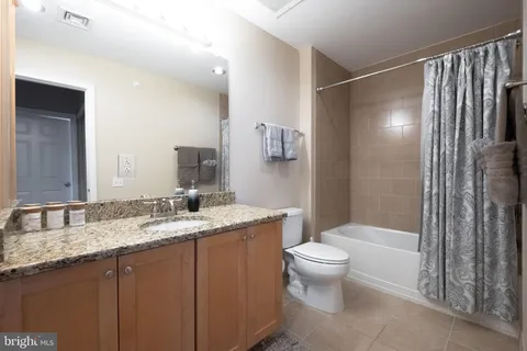 $615,000 | 500 Admirals Way, Unit 402, Philadelphia, PA 19146