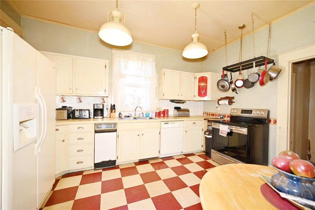 308 R Street Atchison, KS 66002 - Photo 11 of 47