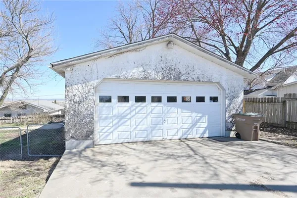$260,000 | 308 R Street, Atchison, KS 66002
