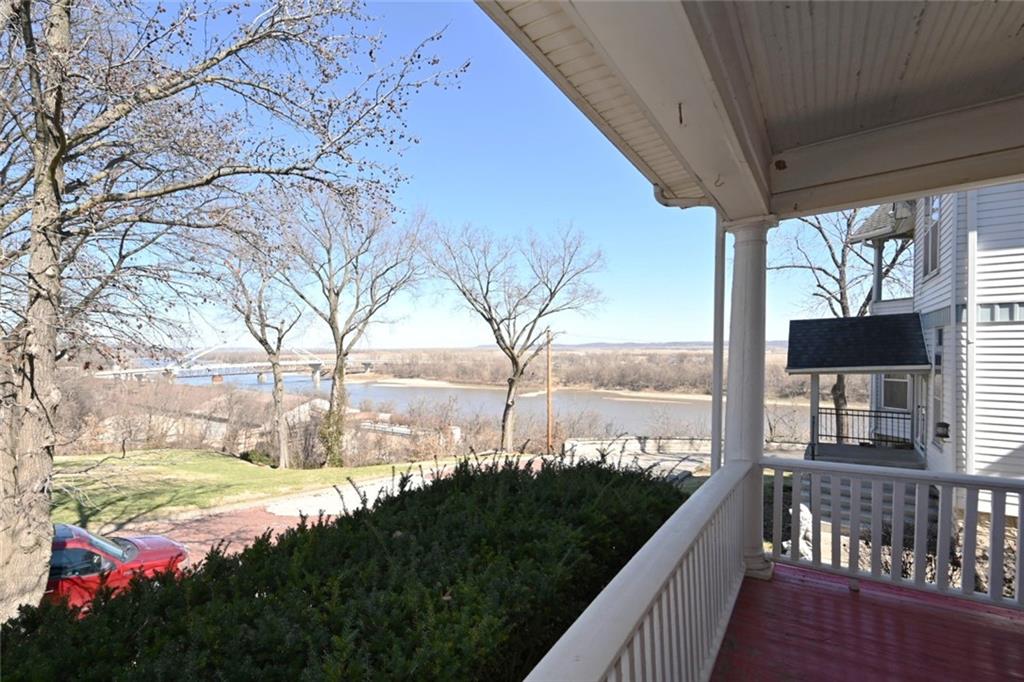 308 R Street Atchison, KS 66002 - Photo 5 of 47