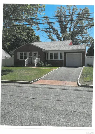 $690,000 | 107 1st Avenue, Kings Park, NY 11754