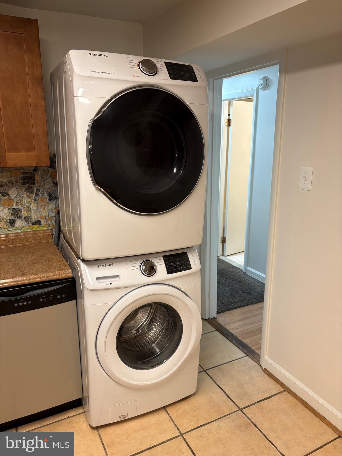 19032 Mills Choice Road, Unit 2 Montgomery Village, MD 20886 - Photo 6 of 20 Washer and Gas Dyer