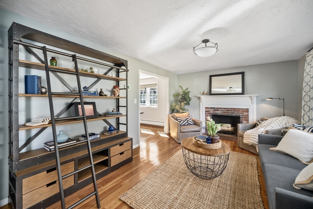 78 Virginia Road Waltham, MA 02453 - Photo 4 of 39