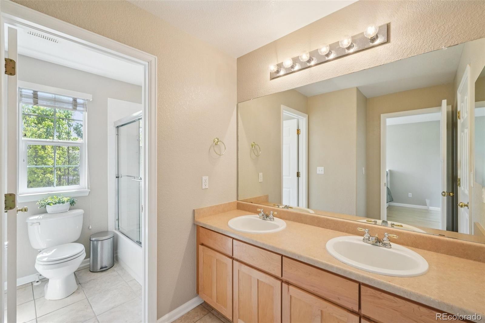 10705 Cliffrose Way Highlands Ranch, CO 80130 - Photo 41 of 50