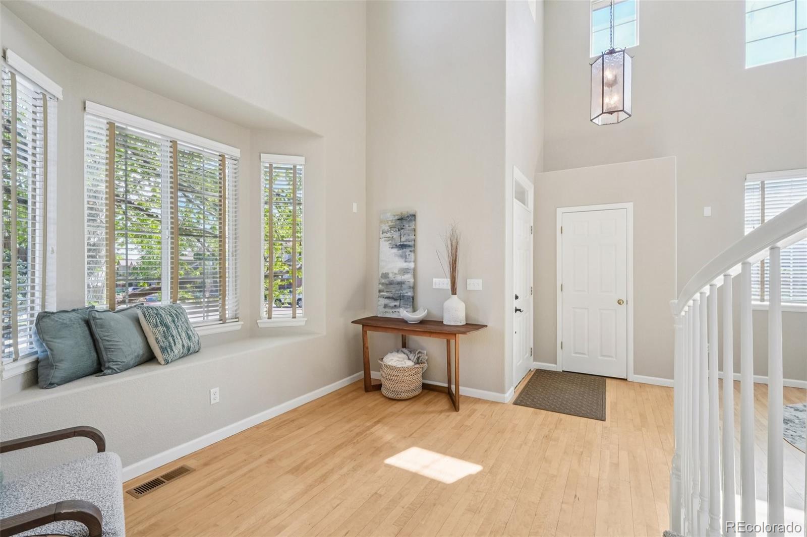 10705 Cliffrose Way Highlands Ranch, CO 80130 - Photo 5 of 50