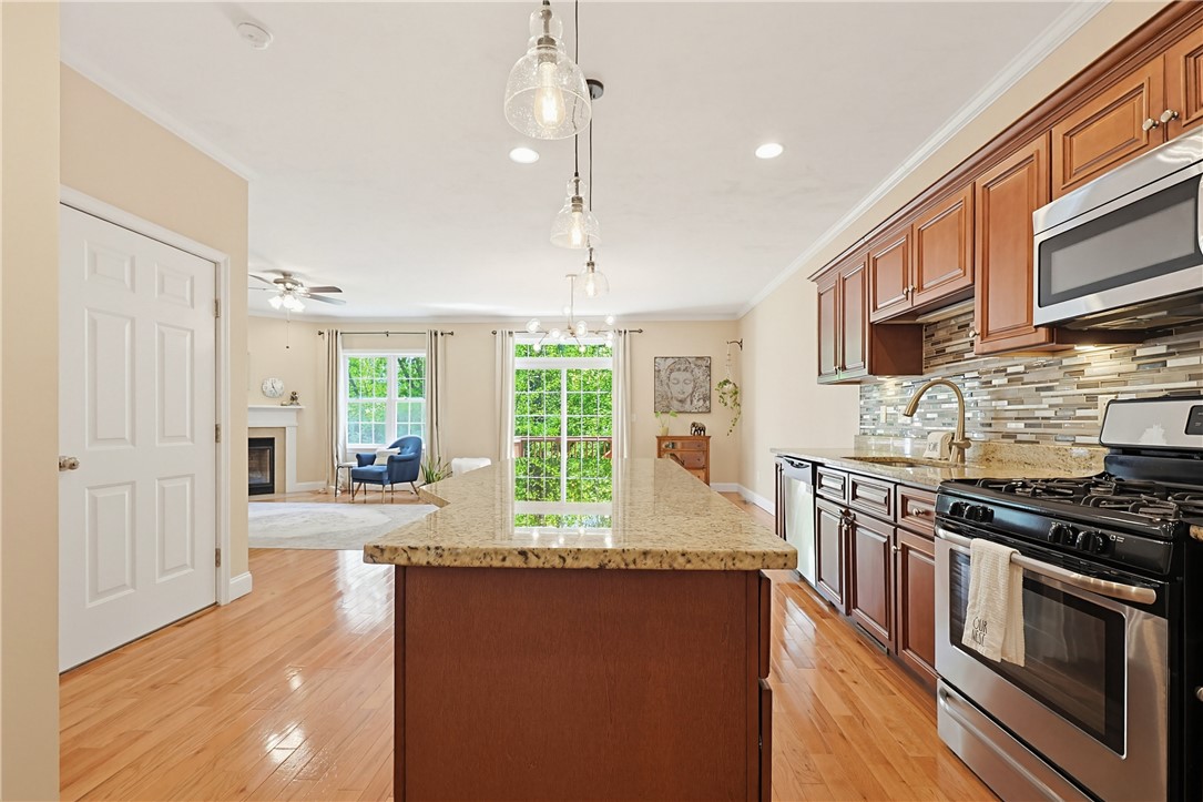 164 Bear Hill Road, Unit 19 Cumberland, RI 02864 - Photo 3 of 37