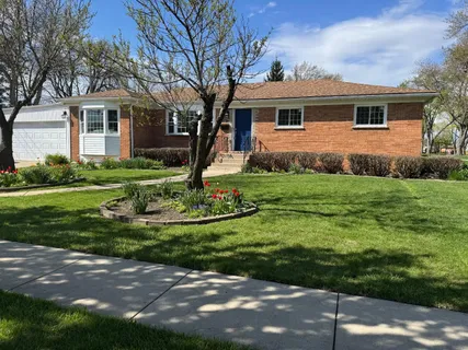 $599,000 | 22 South Audrey Lane, Mount Prospect, IL 60056