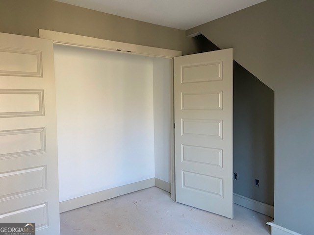 9 Tanvor Trail Cleveland, GA 30528 - Photo 20 of 37 a view of an empty walk in closet