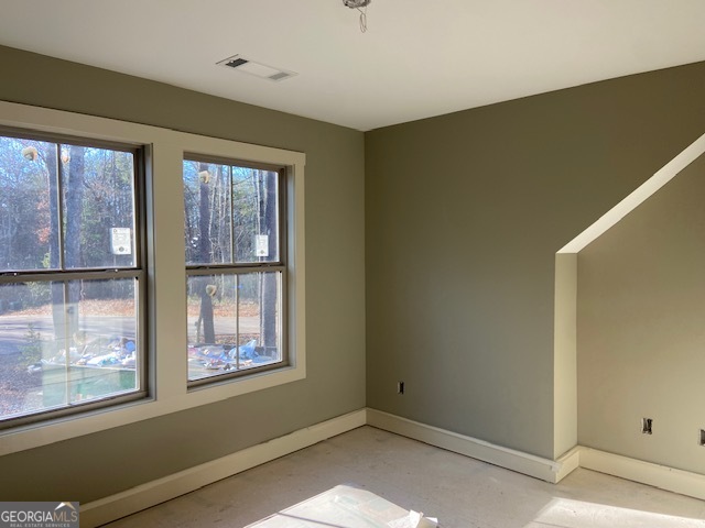 9 Tanvor Trail Cleveland, GA 30528 - Photo 22 of 37 an empty room with windows