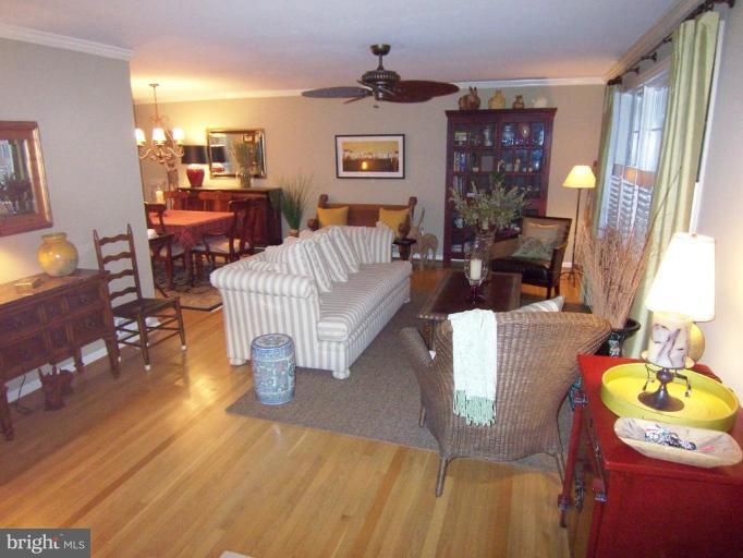 3304 Midland Road Fairfax, VA 22031 - Photo 3 of 17 SPACIOUS FORMAL ROOM w LARGE WINDOWS
