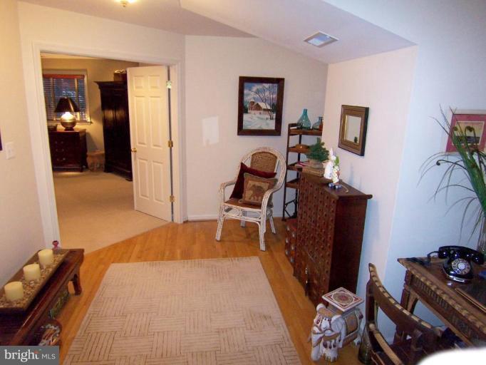 3304 Midland Road Fairfax, VA 22031 - Photo 8 of 17 Master Sitting Room with alcoves at both windows.
