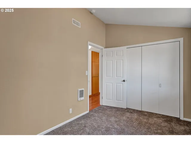 $899,000 | 85131 Cloverdale Road, Creswell, OR 97426