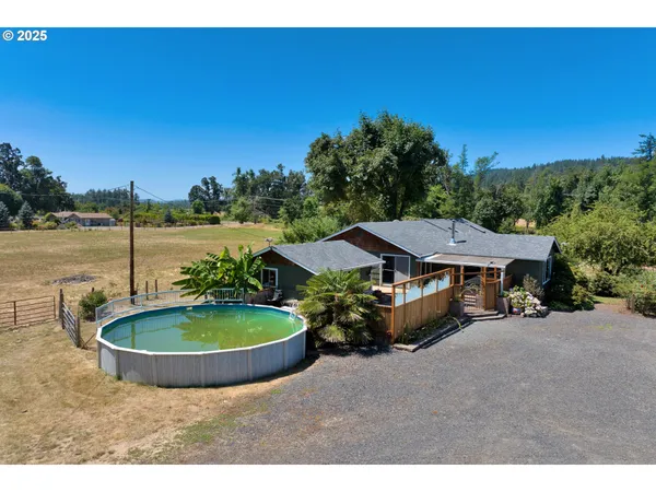 $894,000 | 85131 Cloverdale Road, Creswell, OR 97426