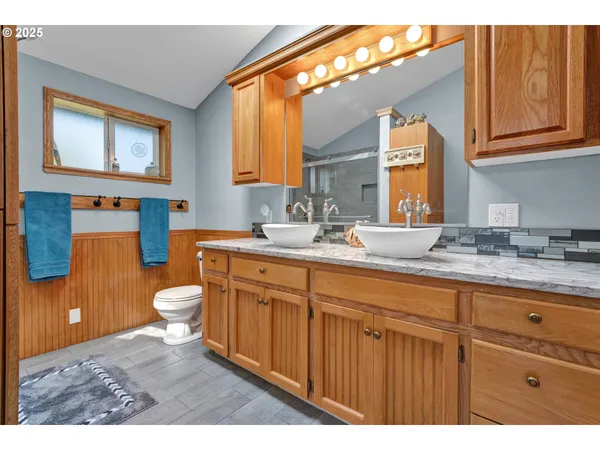 $894,000 | 85131 Cloverdale Road, Creswell, OR 97426