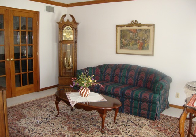 1234 Fagan Road Batavia, IL 60510 - Photo 11 of 25 a living room with furniture and a window