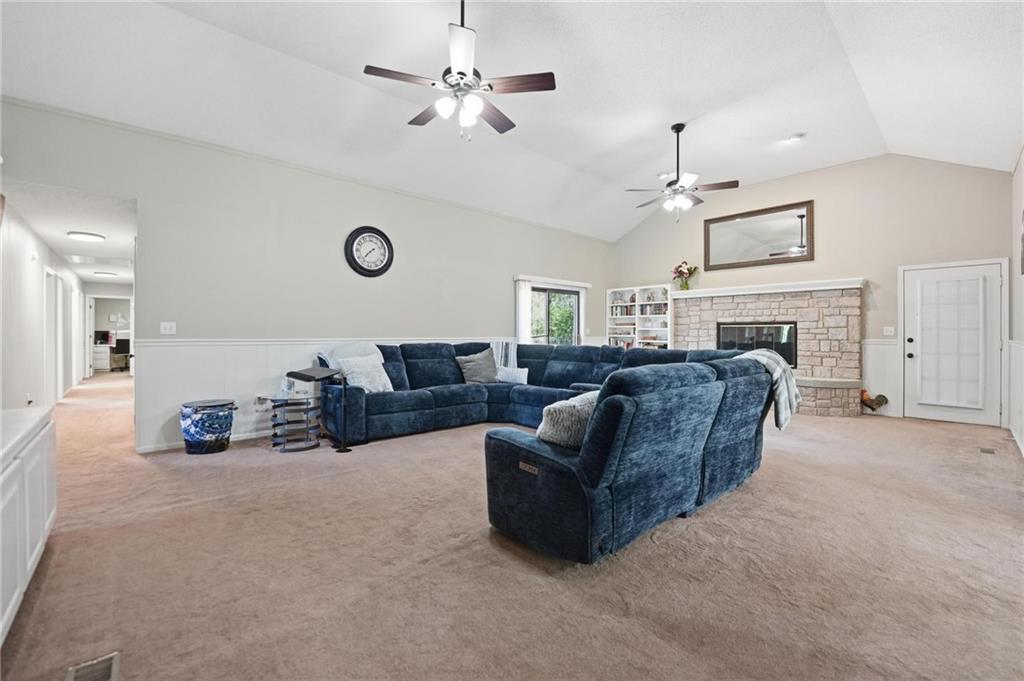 715 Dickinson Road Independence, MO 64050 - Photo 17 of 73