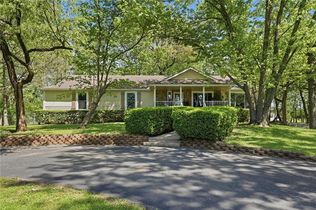 715 Dickinson Road Independence, MO 64050 - Photo 60 of 73
