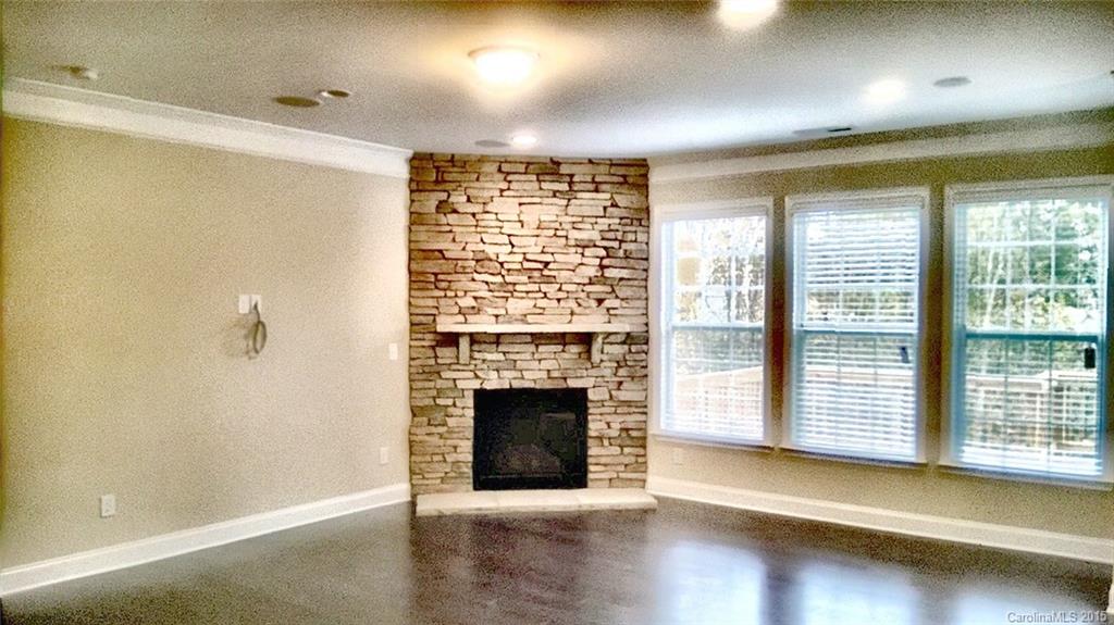 9127 Inverness Bay Road Charlotte, NC 28278 - Photo 12 of 24 Gallery Image 12