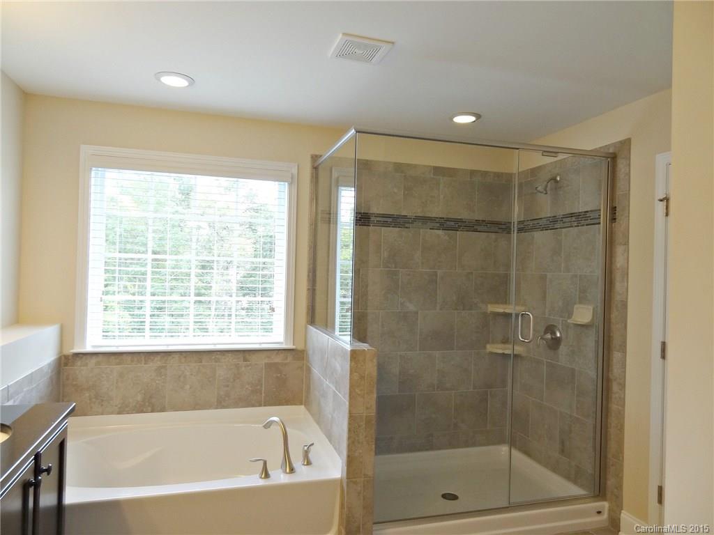 9127 Inverness Bay Road Charlotte, NC 28278 - Photo 14 of 24 Gallery Image 14