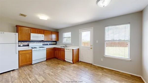 $2,000 | 15214 Meredith Lane, College Station, TX 77845