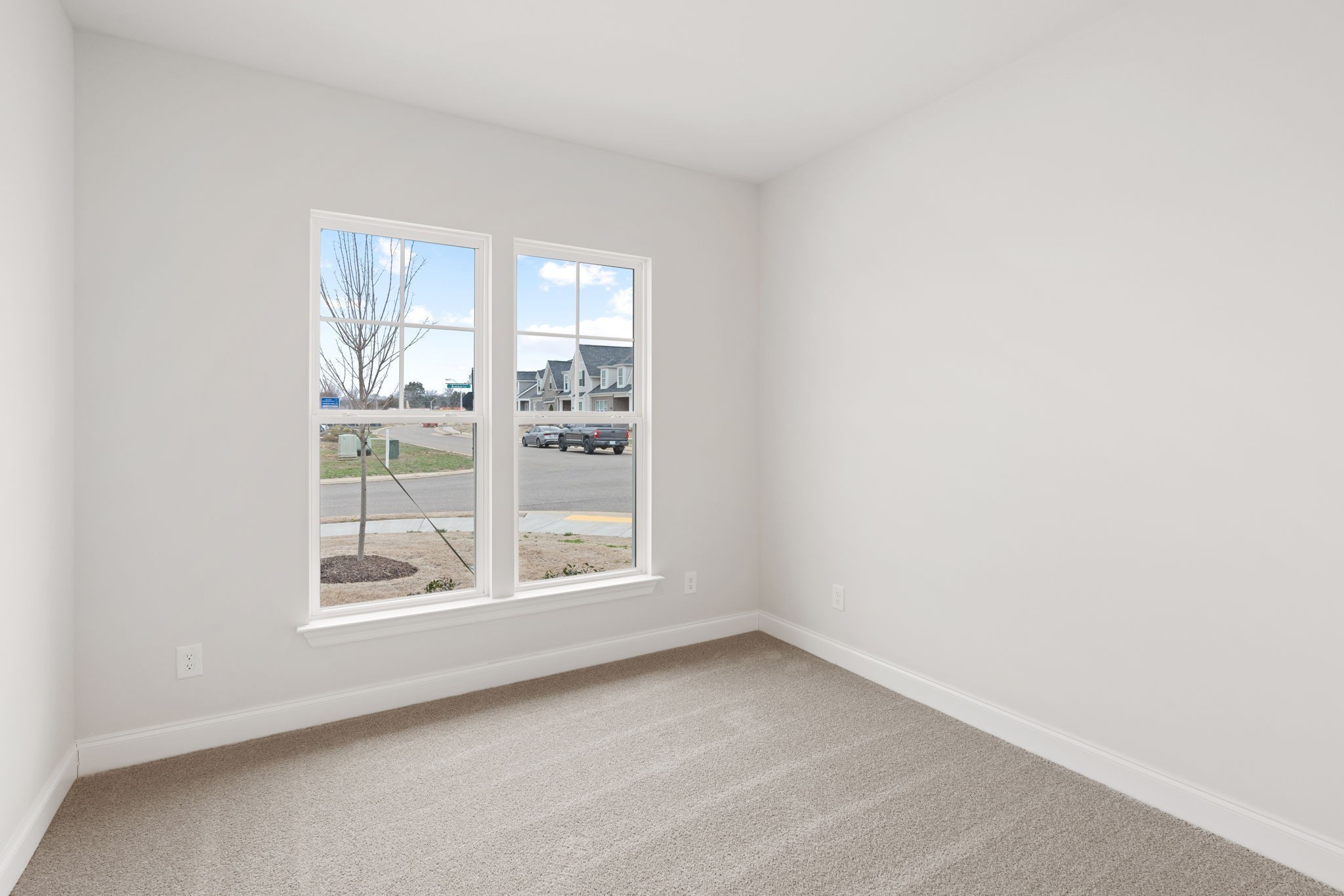 2420 Audubon Lane Murfreesboro, TN 37128 - Photo 21 of 37 an empty room with windows