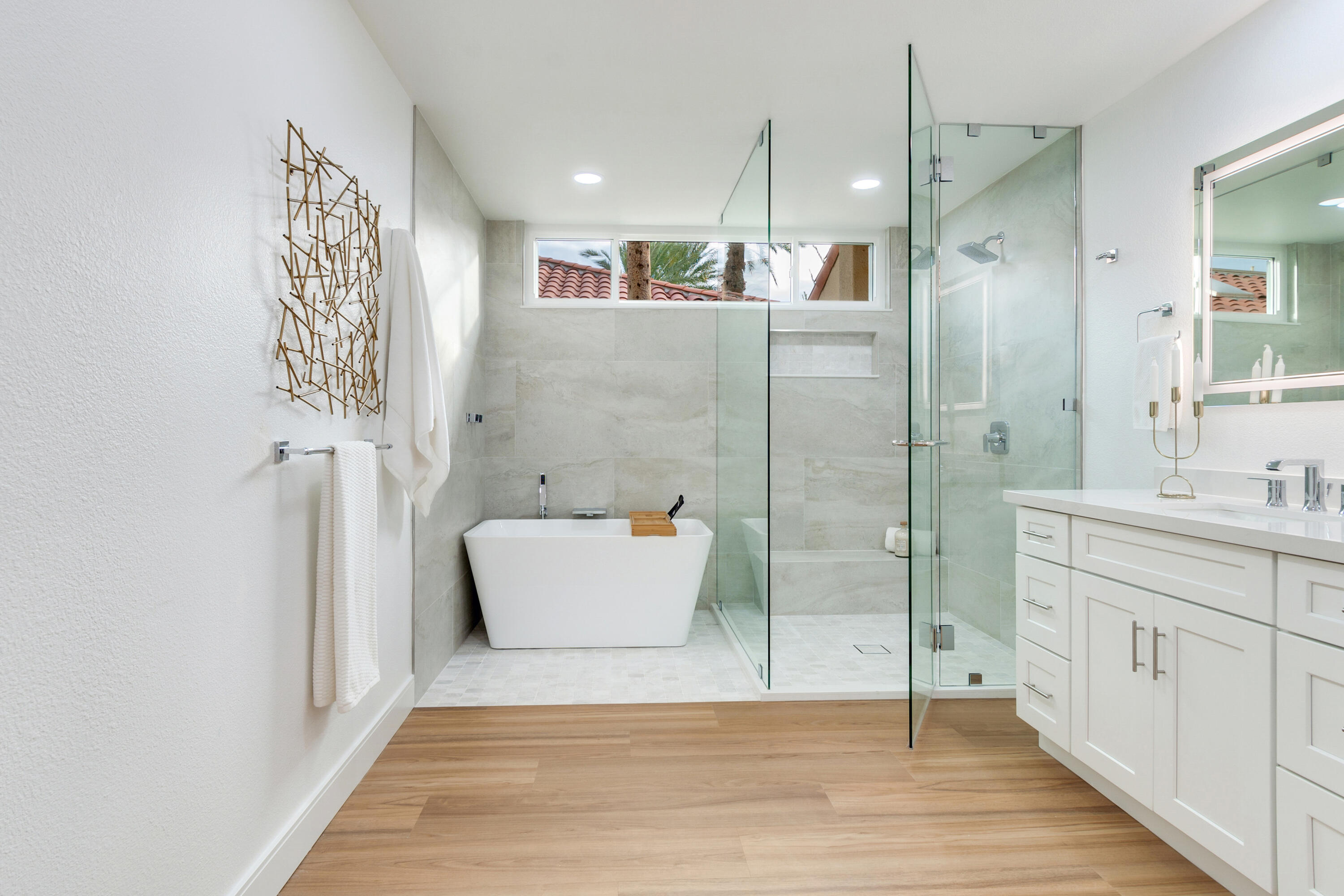 30 Hilton Head Drive Rancho Mirage, CA 92270 - Photo 4 of 33 a bathroom with a sink a toilet and shower