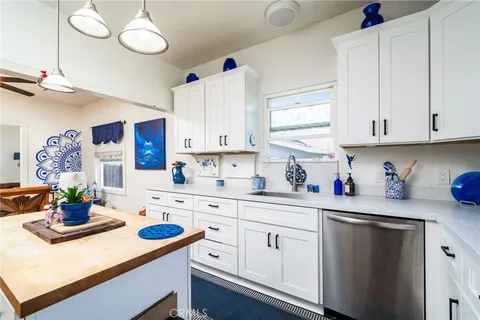 $1,080,000 | 124 North Vista Bonita Avenue, Glendora, CA 91741