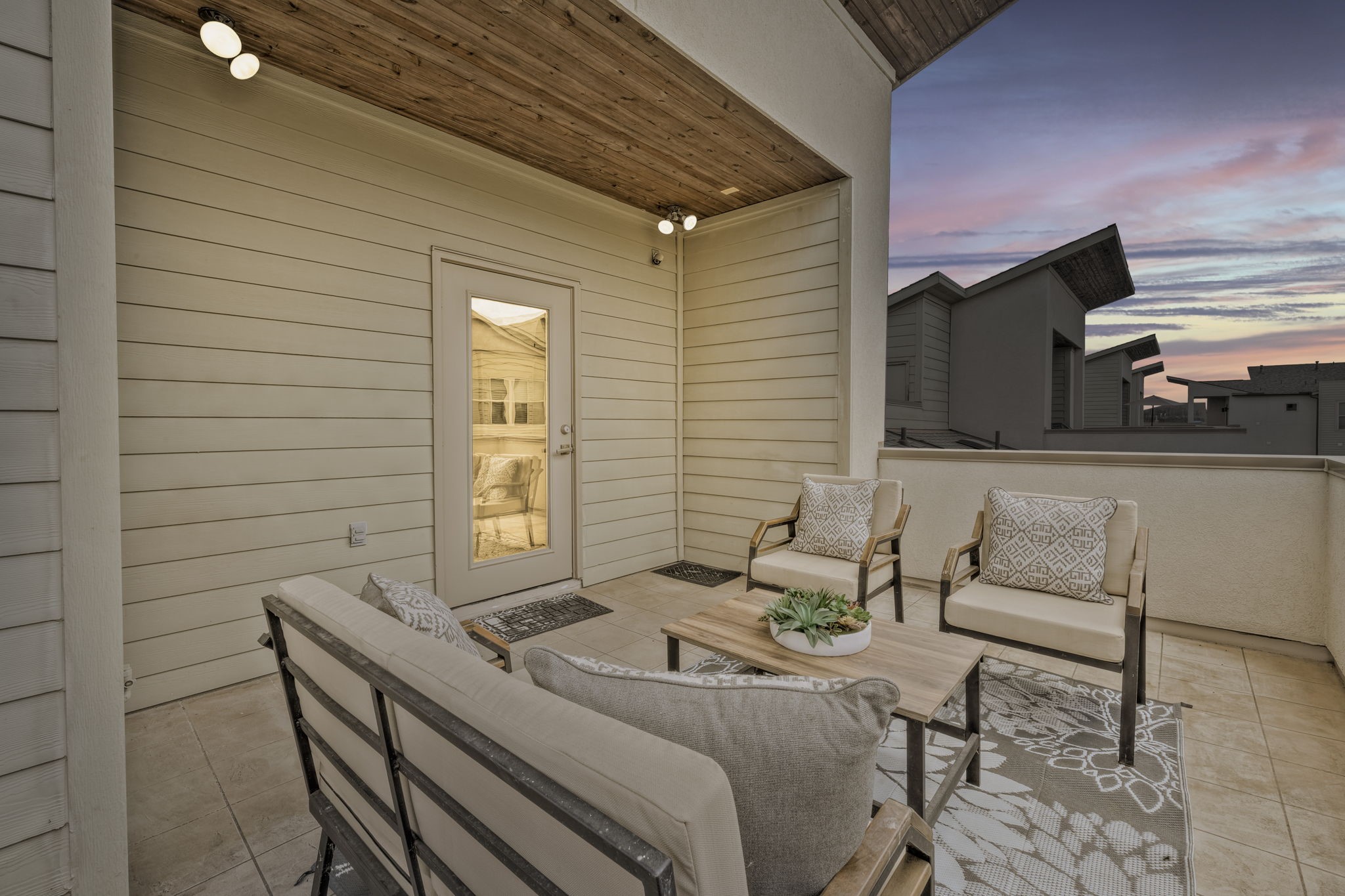 4408 Eli Street, Unit C Houston, TX 77007 - Photo 30 of 48 a balcony with furniture and window