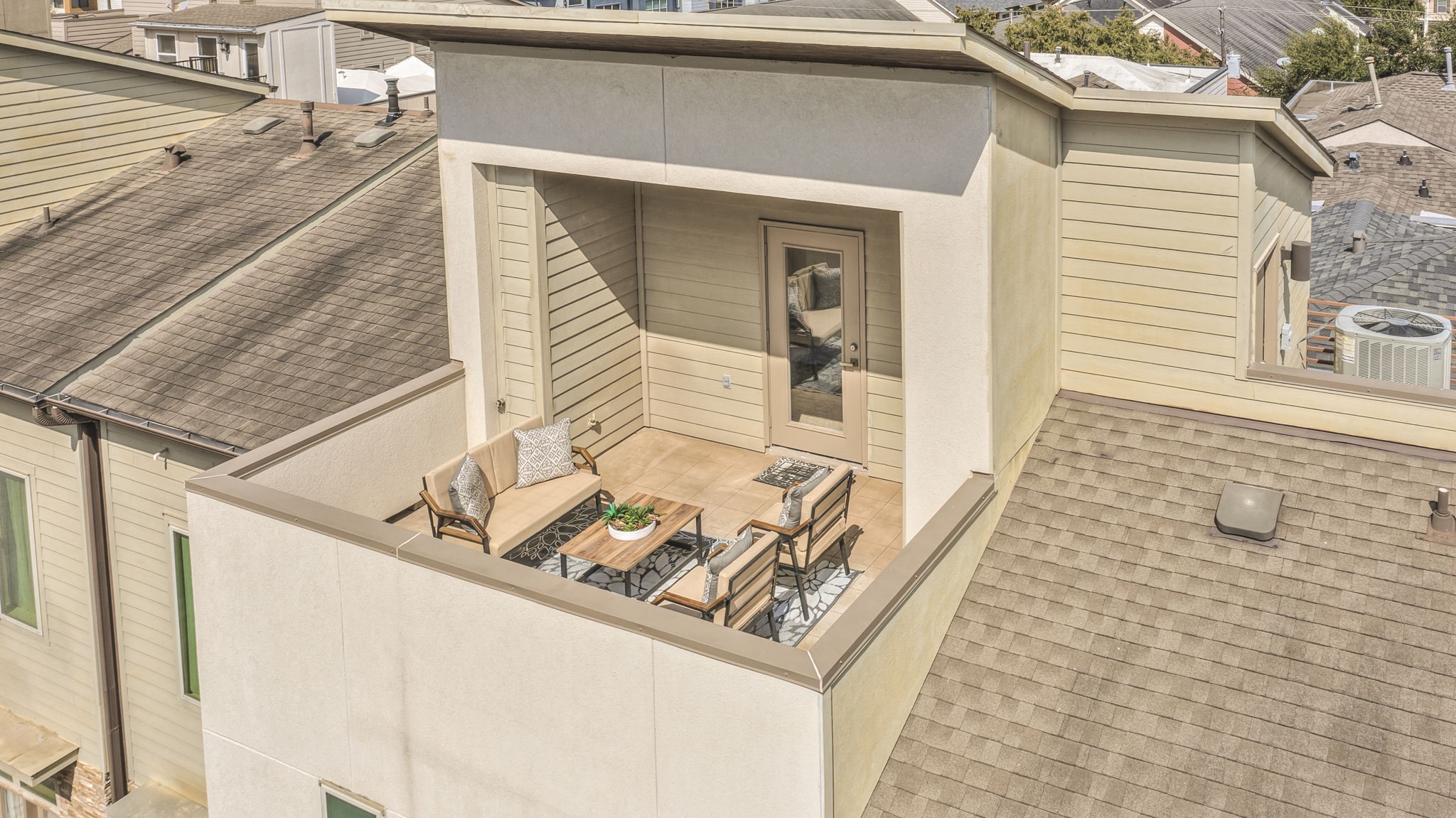 4408 Eli Street, Unit C Houston, TX 77007 - Photo 33 of 48 a view of balcony with furniture