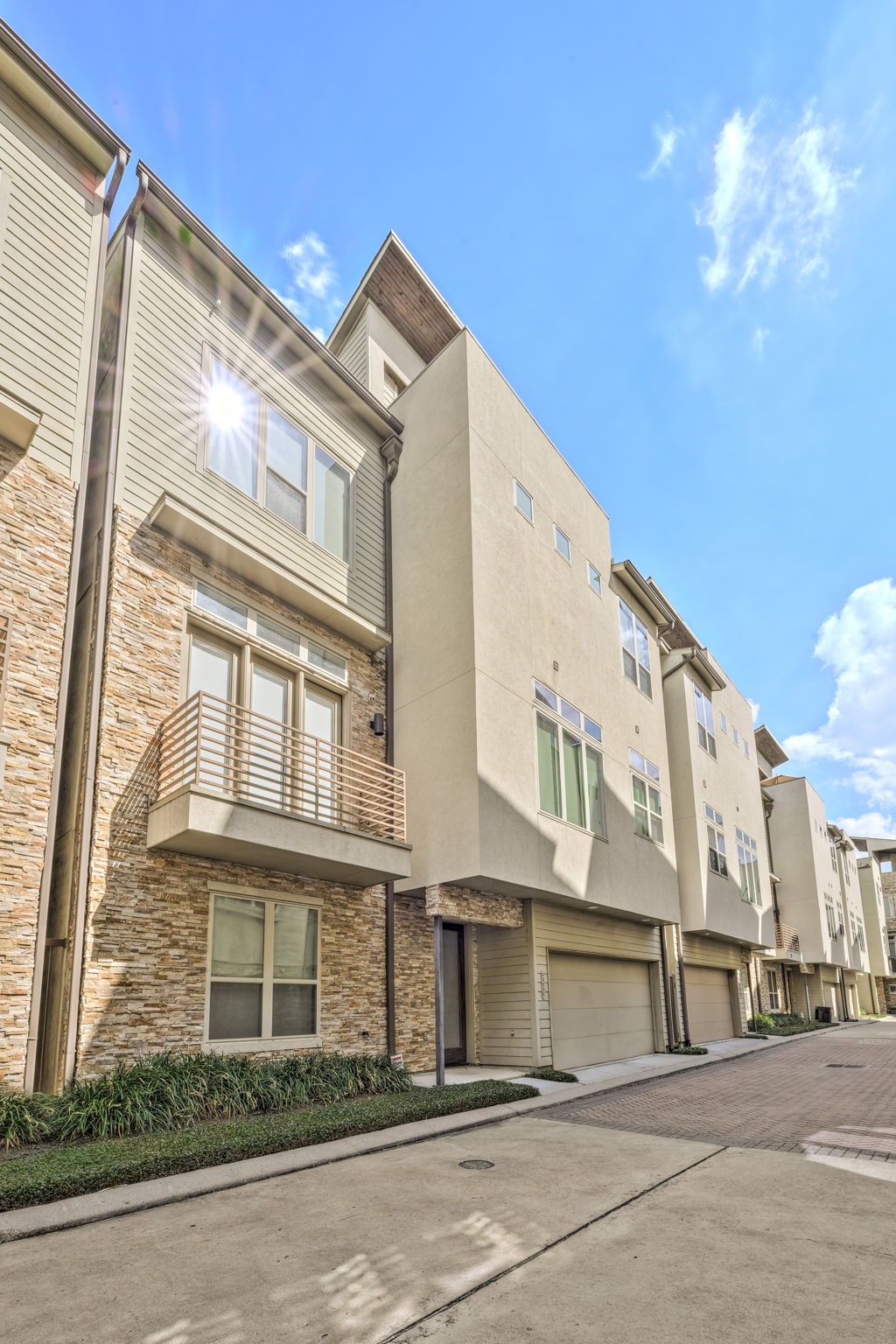 4408 Eli Street, Unit C Houston, TX 77007 - Photo 42 of 48 a front view of a building