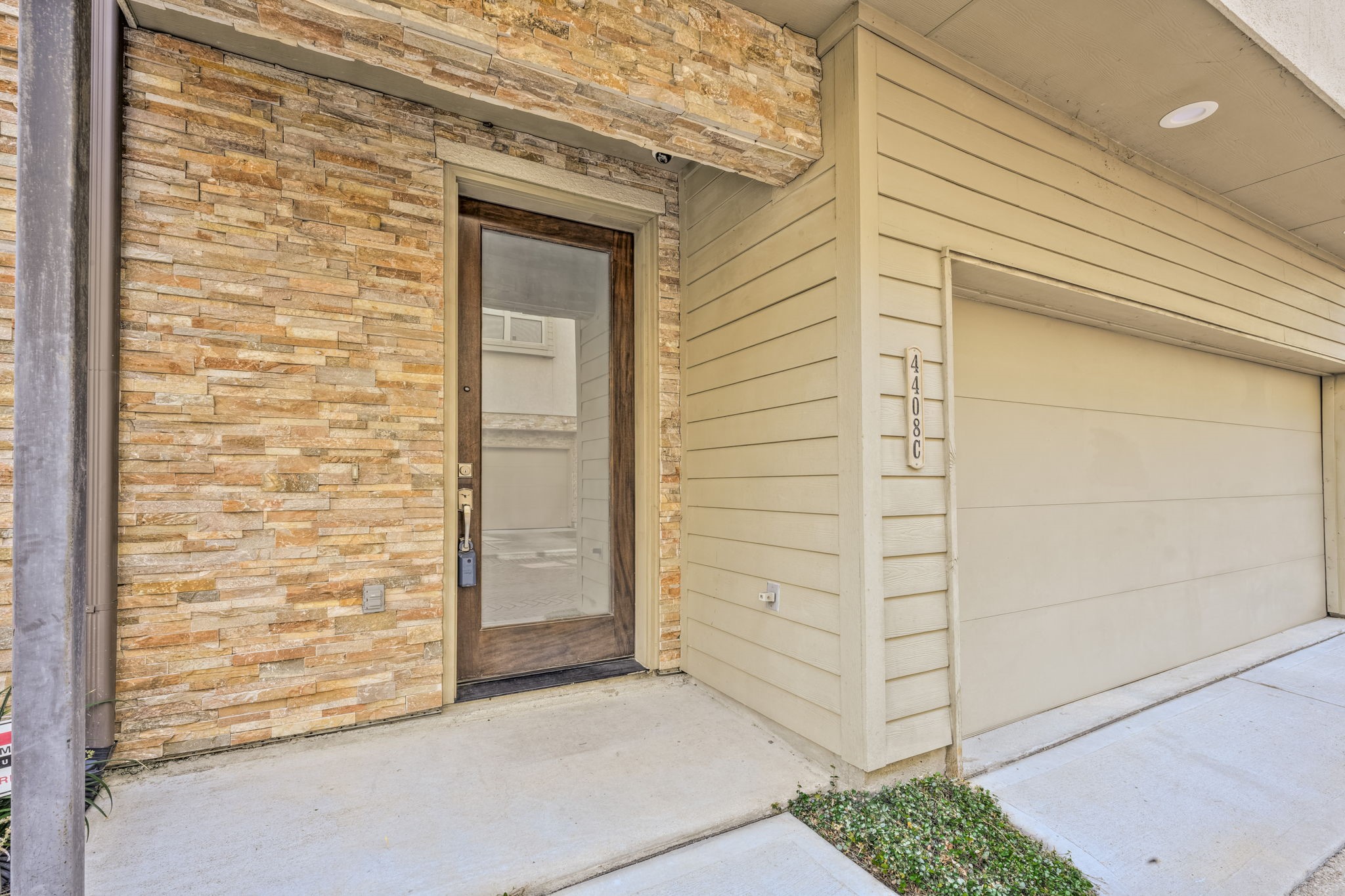 4408 Eli Street, Unit C Houston, TX 77007 - Photo 45 of 48 a view of front door