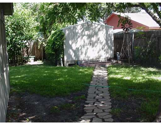 4217 Nicklaus Lane Corpus Christi, TX 78413 - Photo 5 of 7 a view of backyard with green space