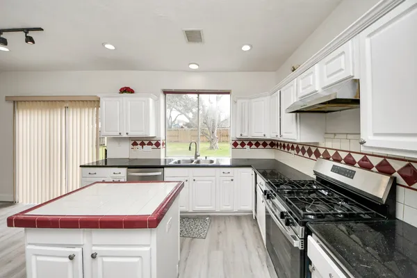$374,900 | 1802 Diamond Brook Drive, Houston, TX 77062