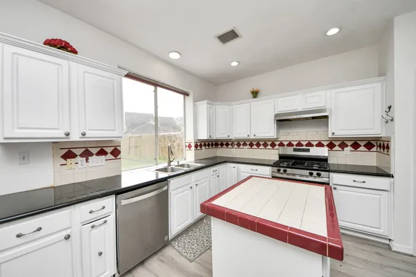 $374,900 | 1802 Diamond Brook Drive, Houston, TX 77062