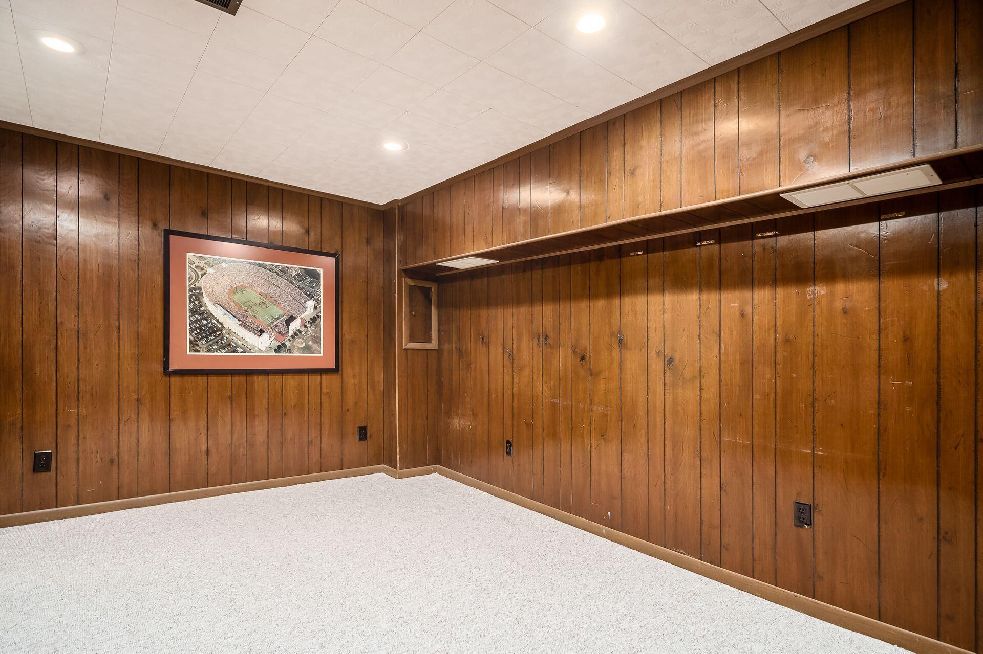 1917 Lytham Road Upper Arlington, OH 43220 - Photo 28 of 31 Lower Level Den