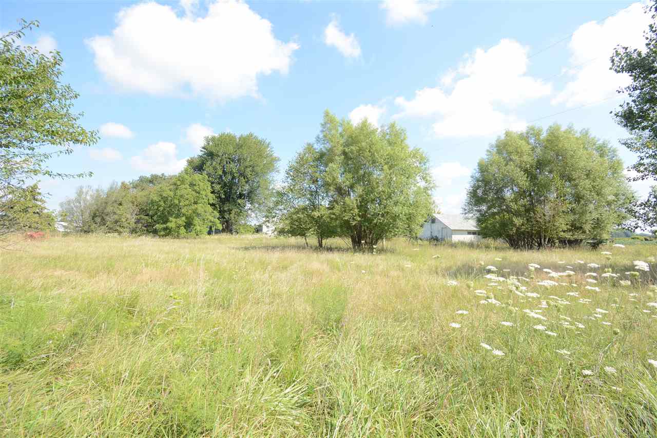 650 North New Lothrop Road Lennon, MI 48449 - Photo 3 of 23 50046786-2.JPG