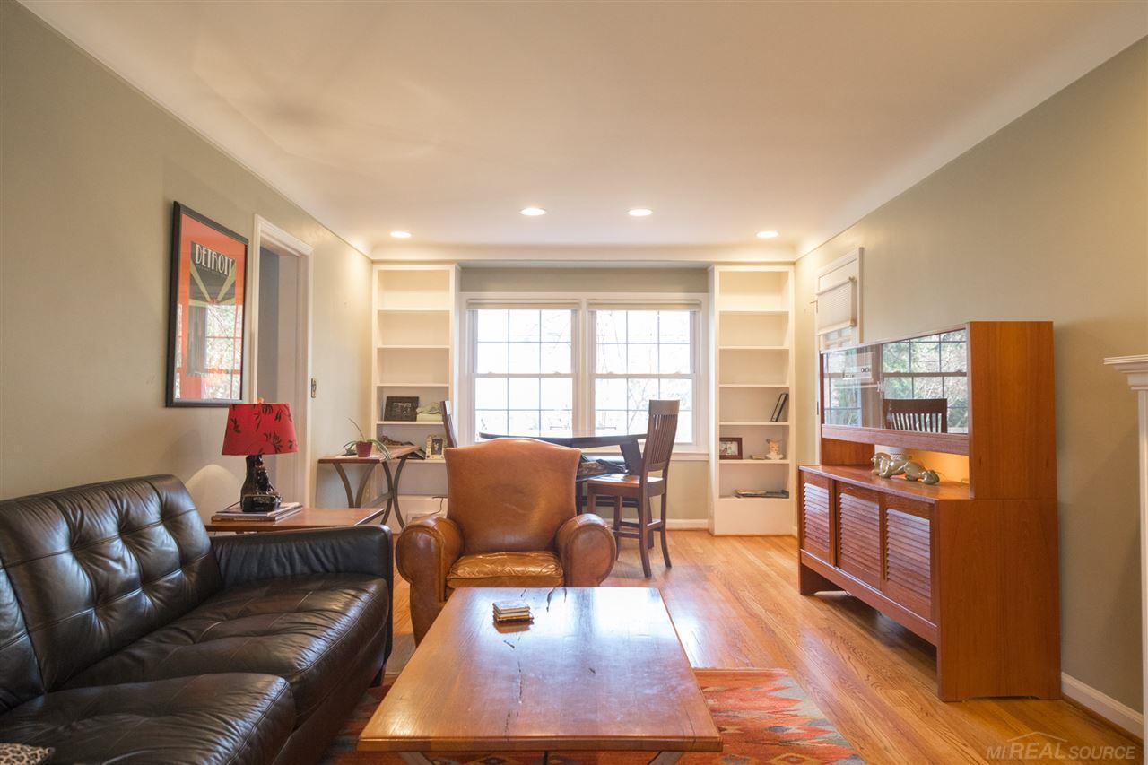 1337 Harvard Road Grosse Pointe, MI 48230 - Photo 2 of 36 31335964-1.JPG