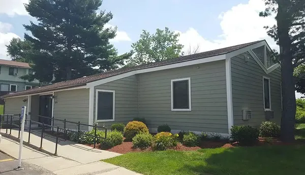 $1,309 | 360 1/2 Tokeneke Road, Holyoke, MA 01040