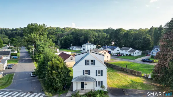 $1,850 | 383 Davis Street, Unit 2, Watertown, CT 06779