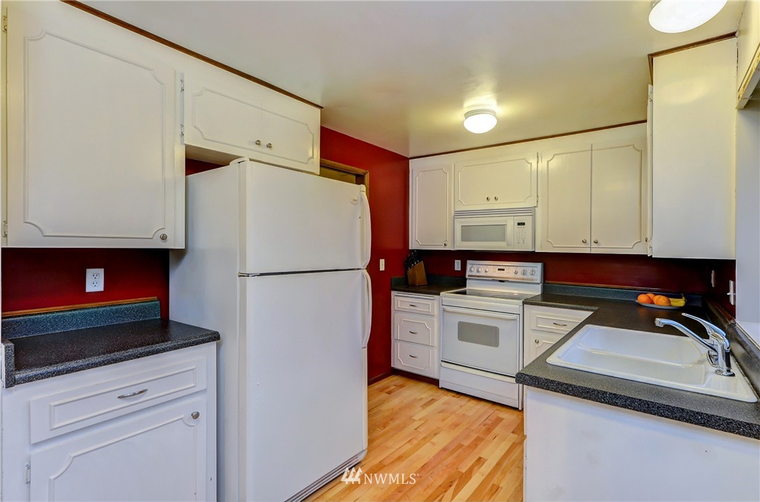 103 182nd Street Southwest Bothell, WA 98012 - Photo 3 of 20