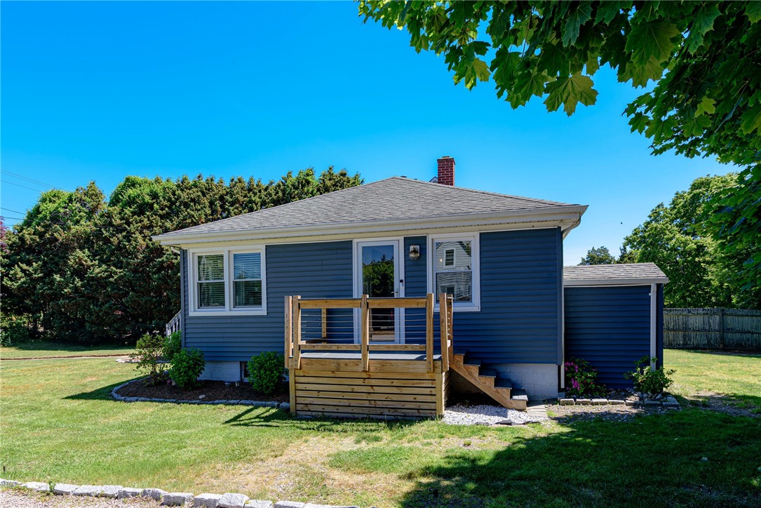 189 Shore Road Westerly, RI 02891 - Photo 2 of 30