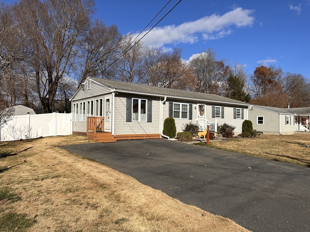36 Sunbrier Road Springfield, MA 01129 - Photo 2 of 30