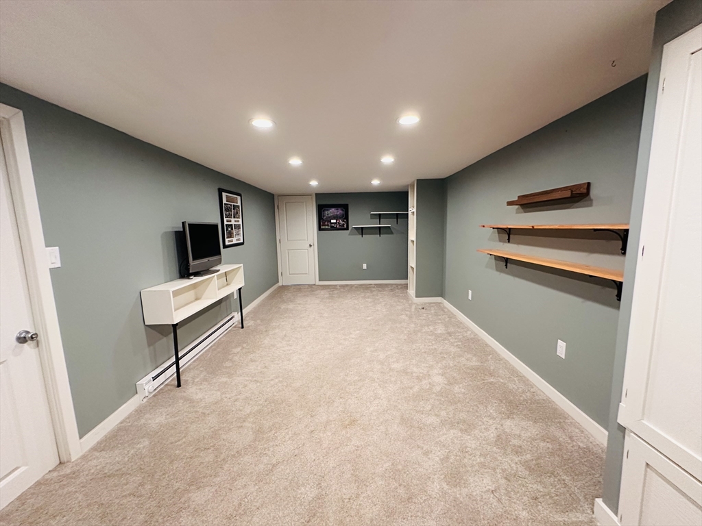 36 Sunbrier Road Springfield, MA 01129 - Photo 21 of 30