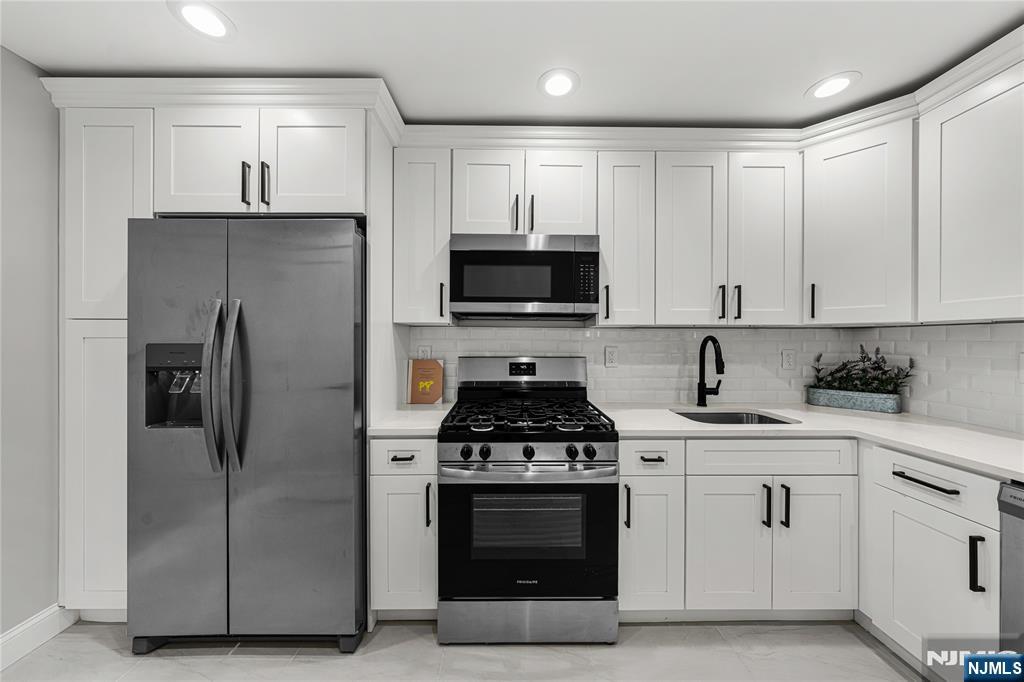 429 Wheatsheaf Road Roselle, NJ 07203 - Photo 16 of 39