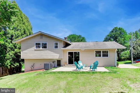 $1,095,000 | 11832 Enid Drive, Potomac, MD 20854