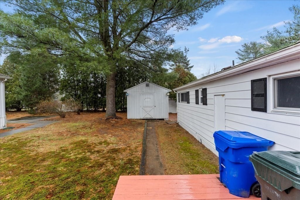 33 Lamplighter Lane Springfield, MA 01119 - Photo 4 of 28 Gallery Image 4