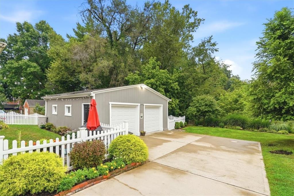 1518 Pennock Road Pittsburgh, PA 15212 - Photo 2 of 37