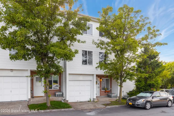 $518,000 | 30 Aspen Knolls Way | Greenridge